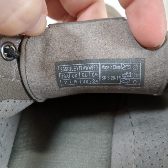 Vionic Riley Gray Women's Lace Up Shoes              S-7 - Picture 8 of 10